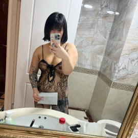 短发制服小妹