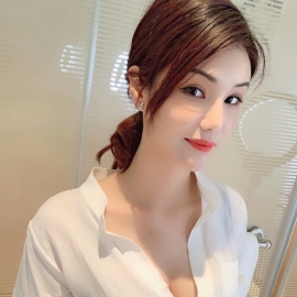 验证个身材好颜值不错的新人